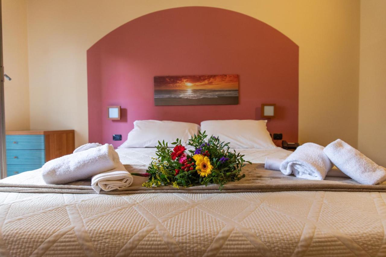 Xxv Aprile Casa Per Ferie Hotel Albenga Exterior photo